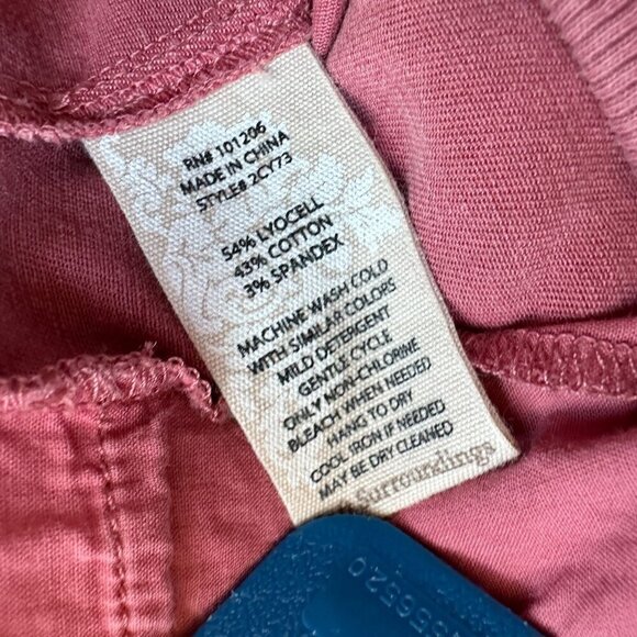 Soft Surroundings Distressed Pull On Roll Tab Straight Leg Red Pink Pants Large - Picture 9 of 9